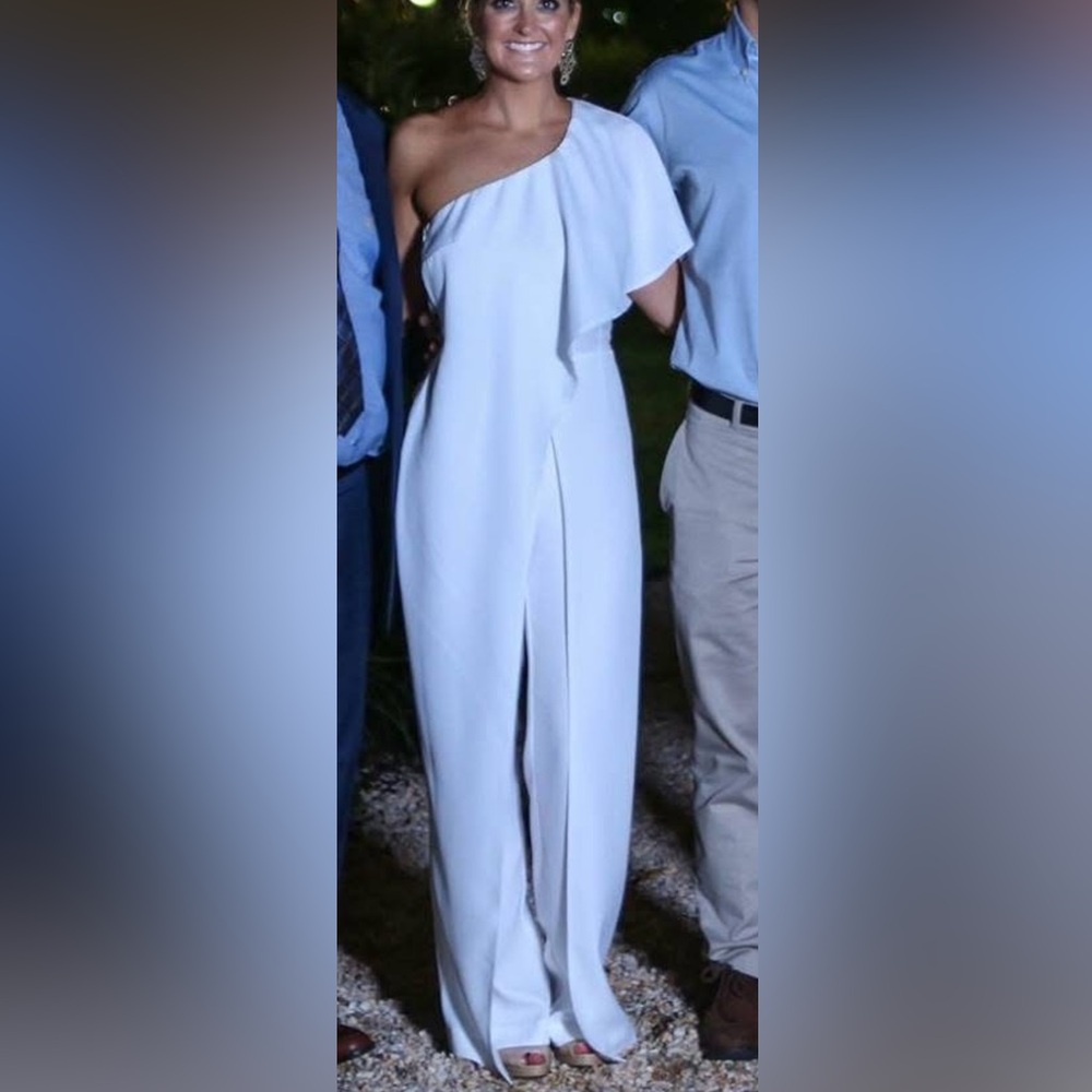 VENUS One Shoulder White Dress🤍